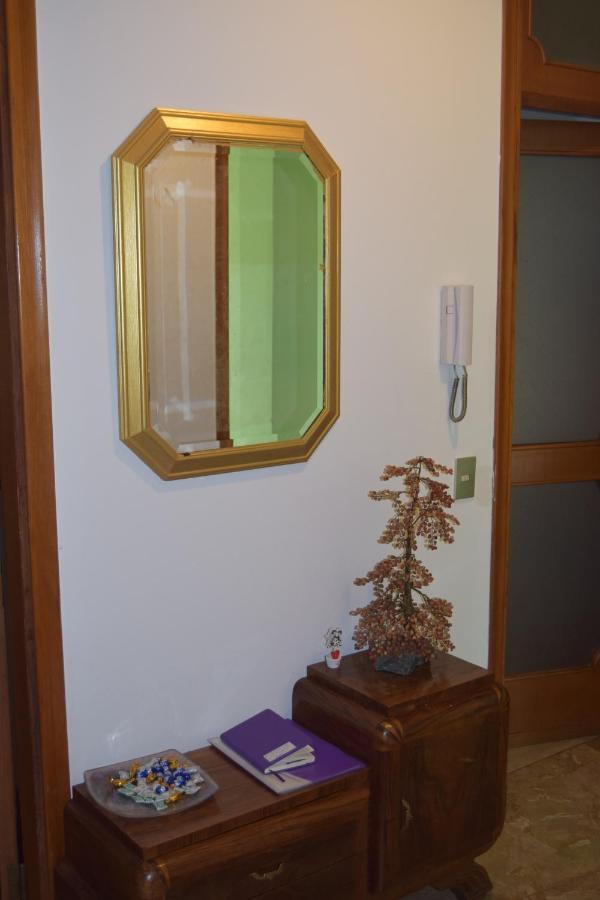 ブスト・アルシーツィオAl Salice Tranquillita Nel Verde Via Amendola 24アパートメント エクステリア 写真